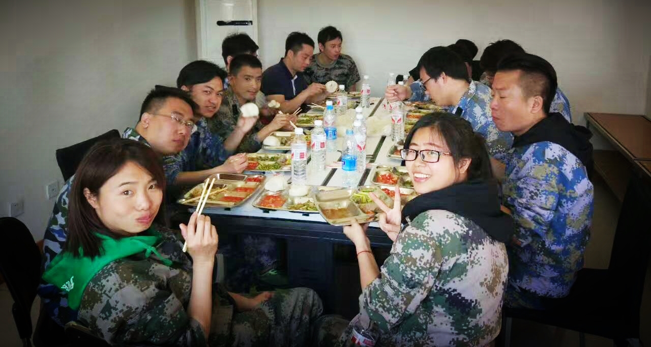 “團(tuán)結(jié)一心,勇往直前”-2017萬(wàn)興通達(dá)拓展活動(dòng)_萬(wàn)興通達(dá)裝飾