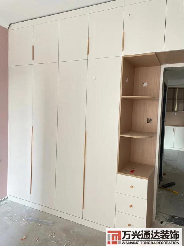 裝修衣柜效果圖現在裝修衣柜效果圖